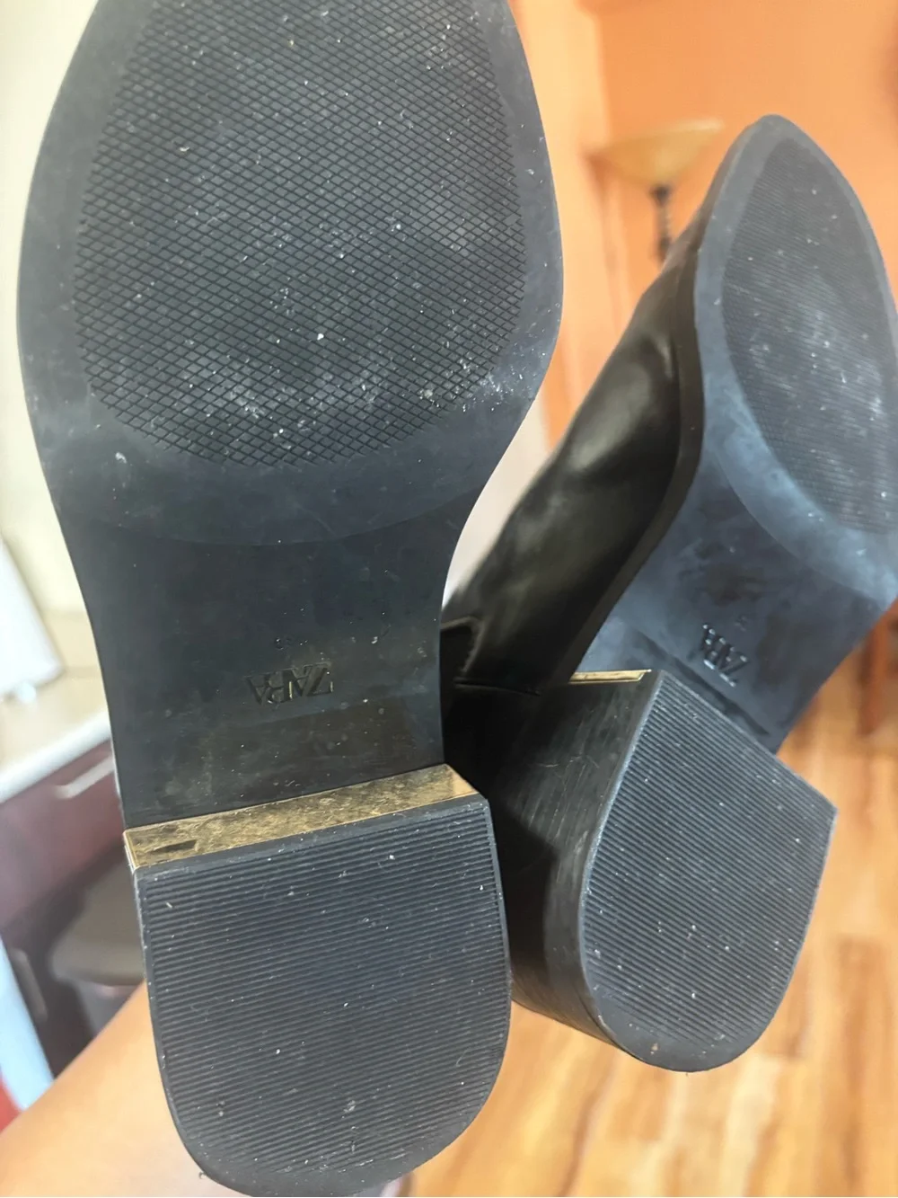 Zara women’s  Chelsea Boots